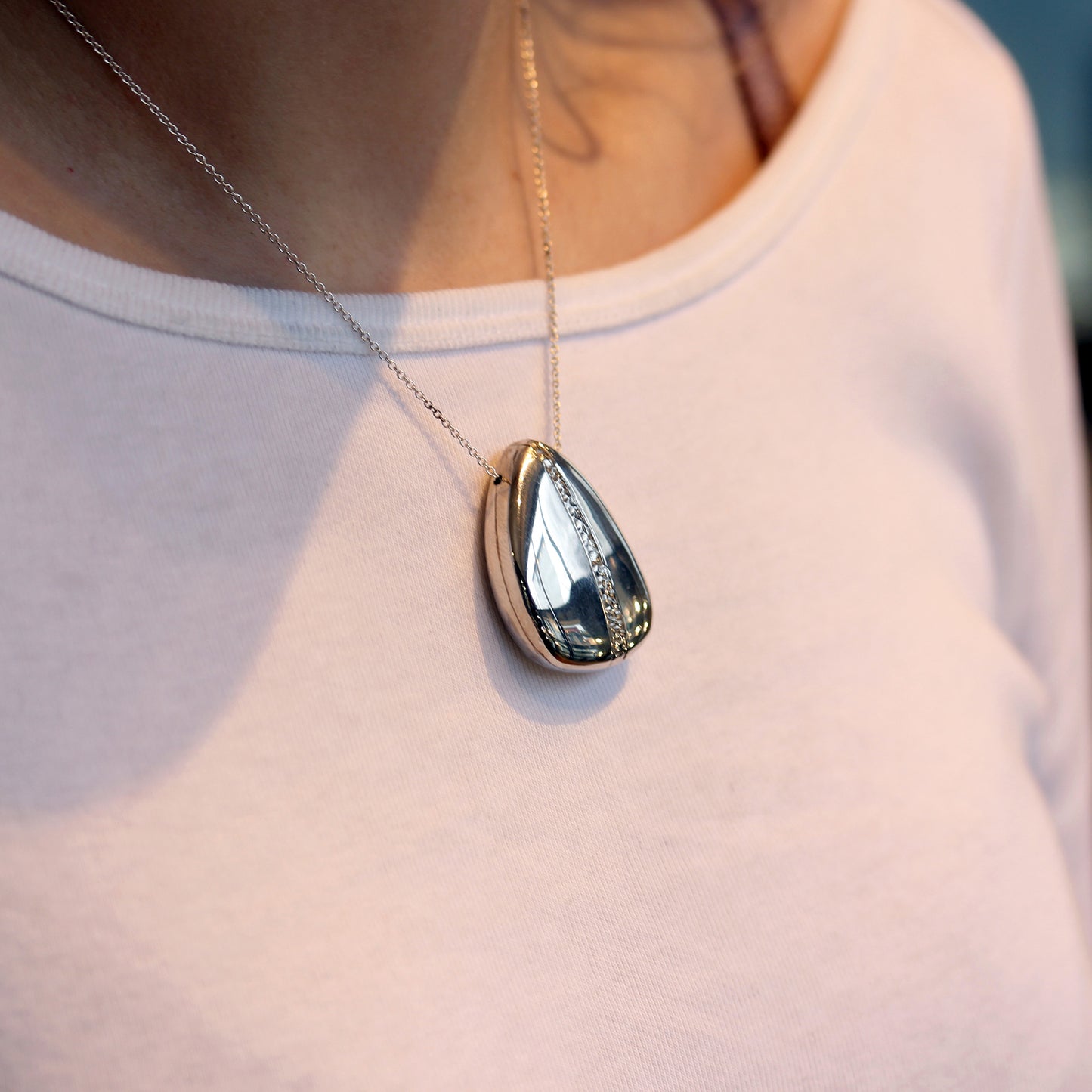 JS Textured Pebble Pendant Large Silver