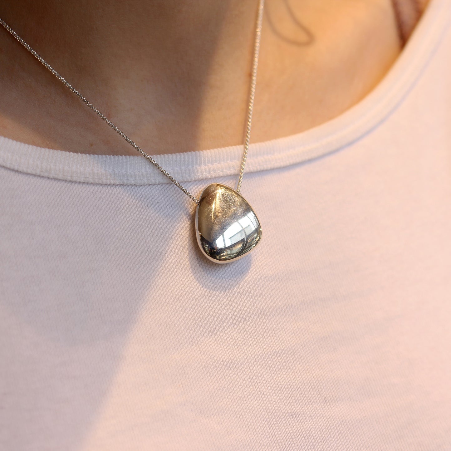 JS Midi Pebble Pendant Medium Silver
