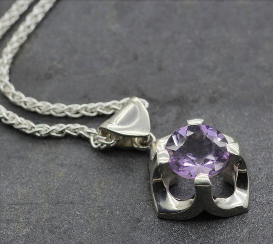 JS Sterling Silver Amethyst Abbey Pendant