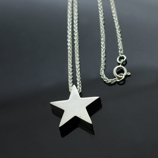 Silver Star Pendant (M) & Silver Spiga Chain