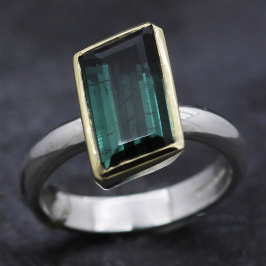 JS GREEN INDICOLITE TOURMALINE SET IN 18CT YELLOW GOLD & STERLING SILVER